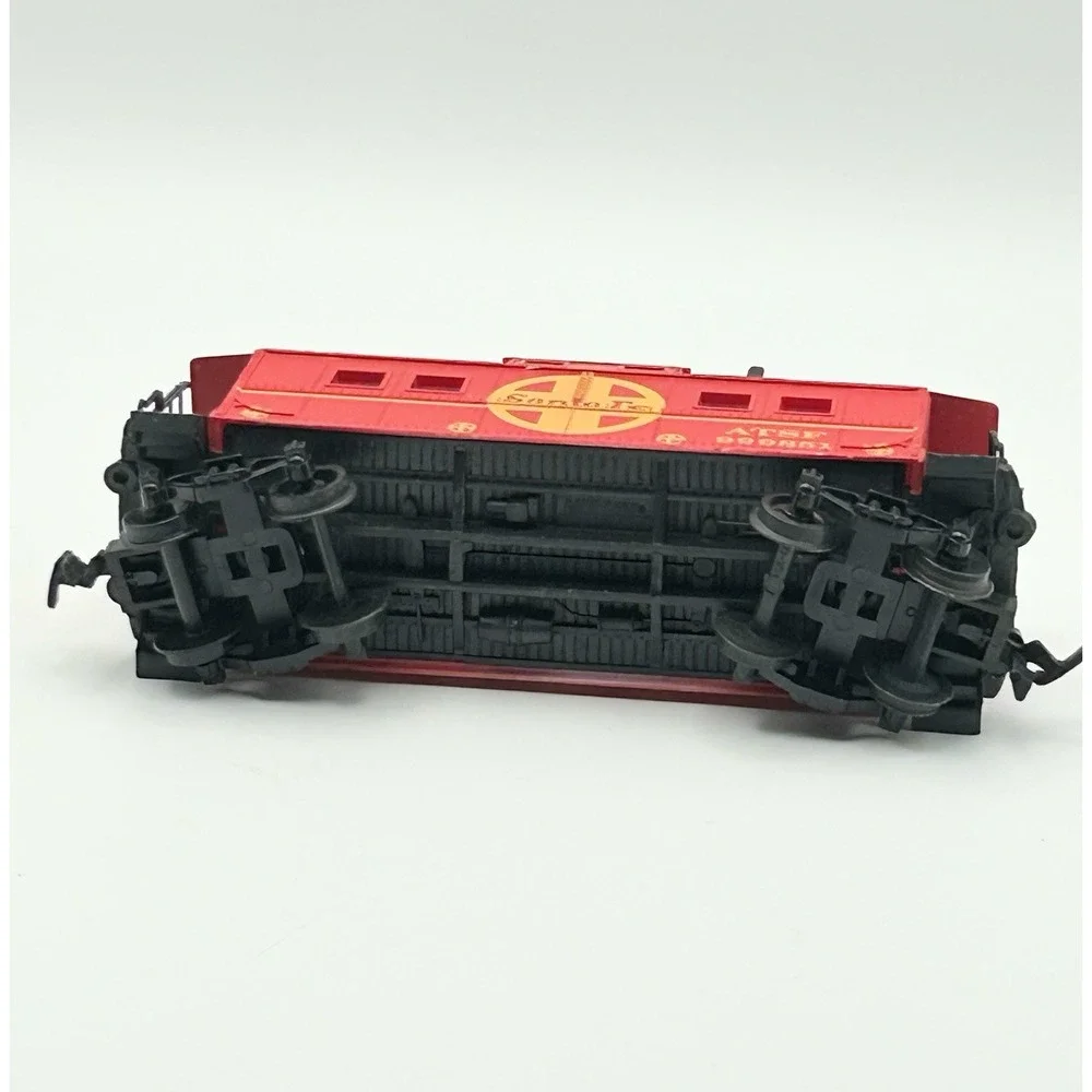 HO Scale Santa Fe ATSF Caboose Lot Of 2 Red Cabooses Freight Train
